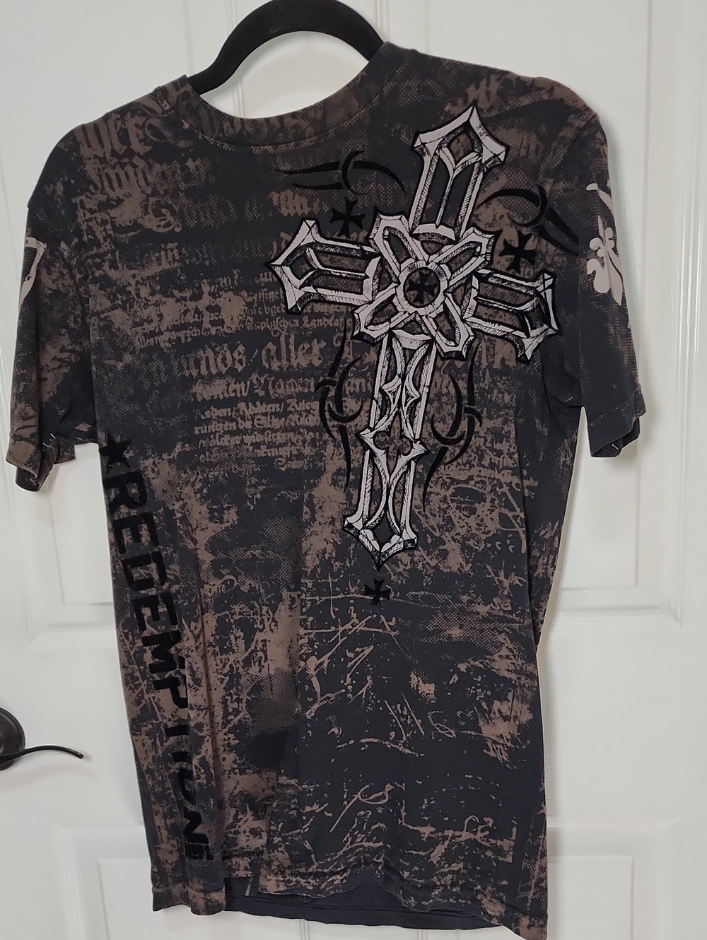 Raw State premium Graphic Cross Print Men’s Short Sleeve Shirt - Black/Brown